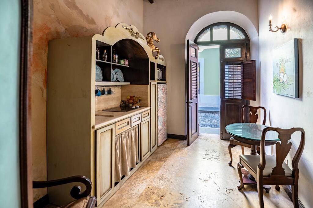 דירות Charming Retreat In Old סן חואן מראה חיצוני תמונה